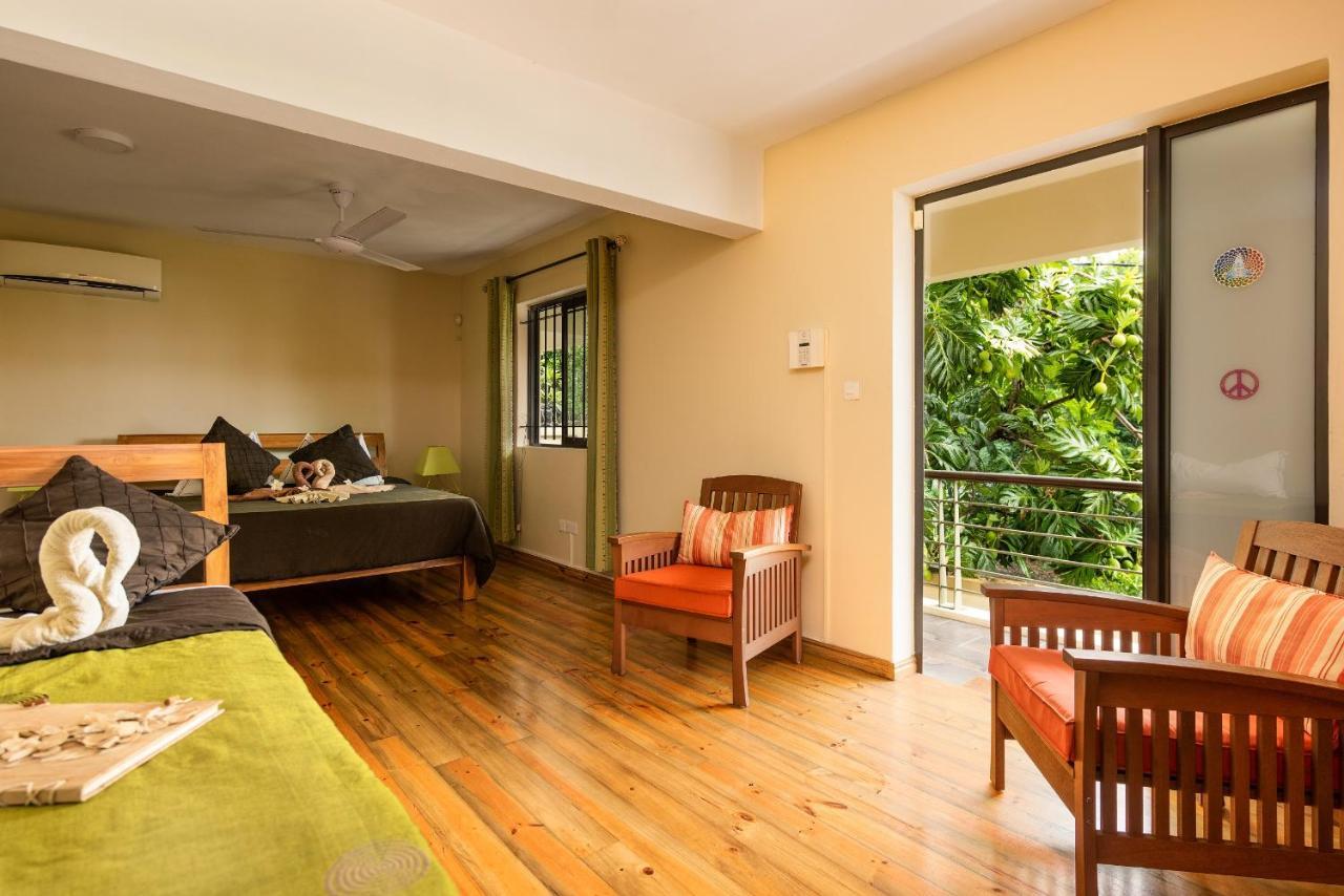 Happy Days Guest House Le Morne Exterior photo