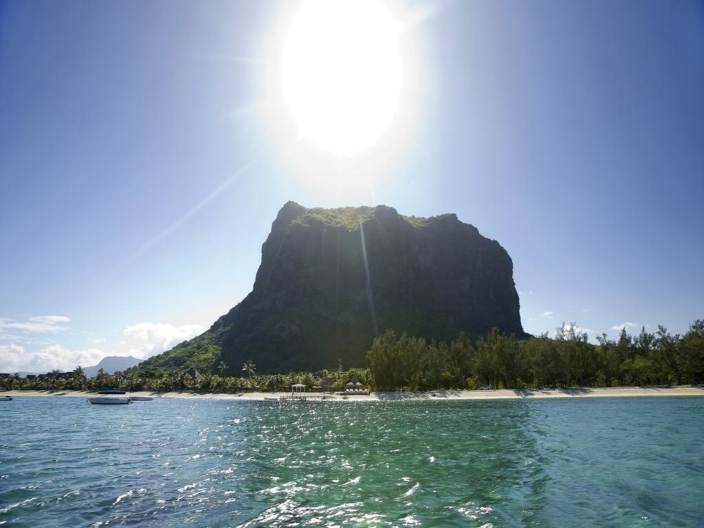 Happy Days Guest House Le Morne Exterior photo