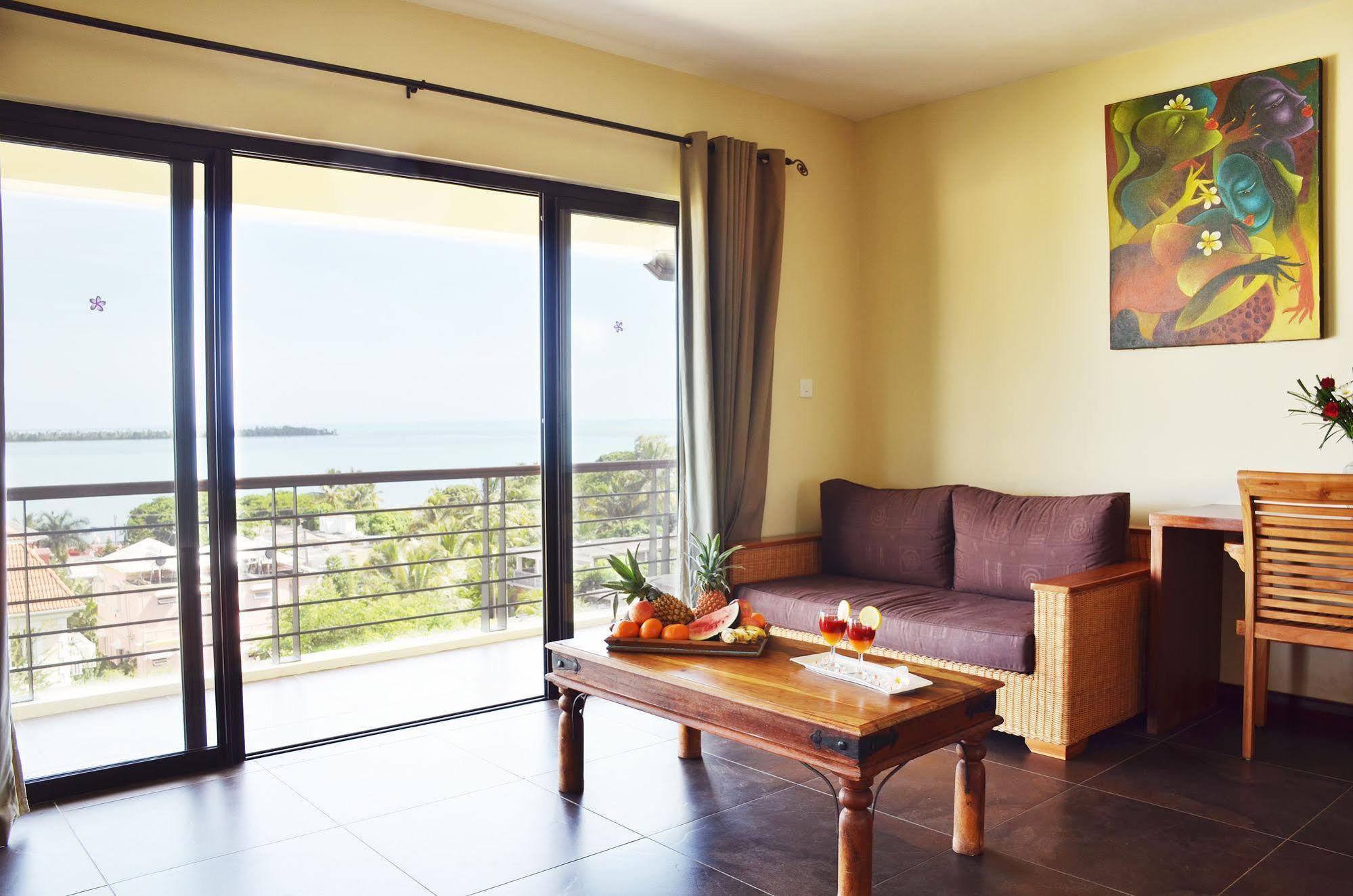 Happy Days Guest House Le Morne Exterior photo