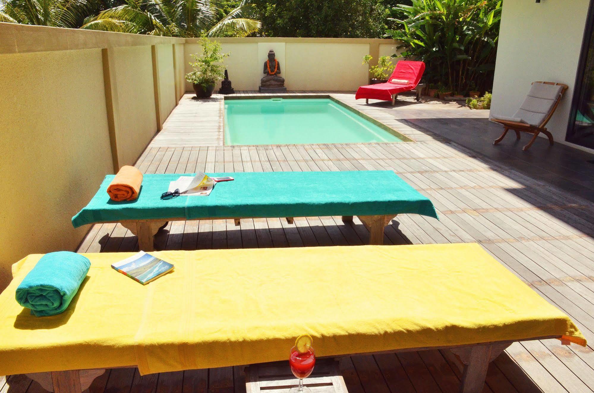 Happy Days Guest House Le Morne Exterior photo
